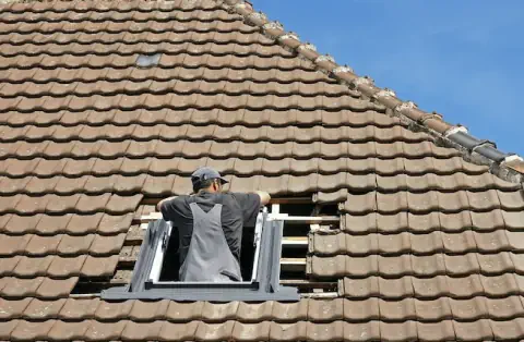 Pose de velux - Saint-Hilaire de Villefranche